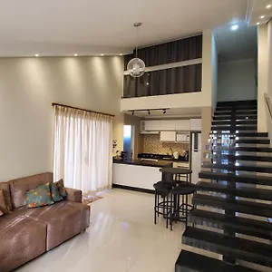 https://casa-para-temporada-de-frente-lagoa-e-a-5-min-da-praia.hotelsportoseguro.com